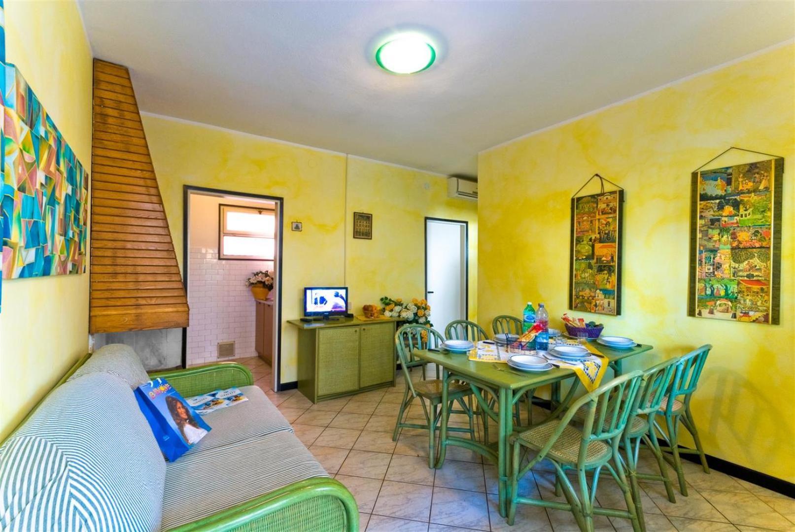 Glicini Apartment Bibione Bagian luar foto