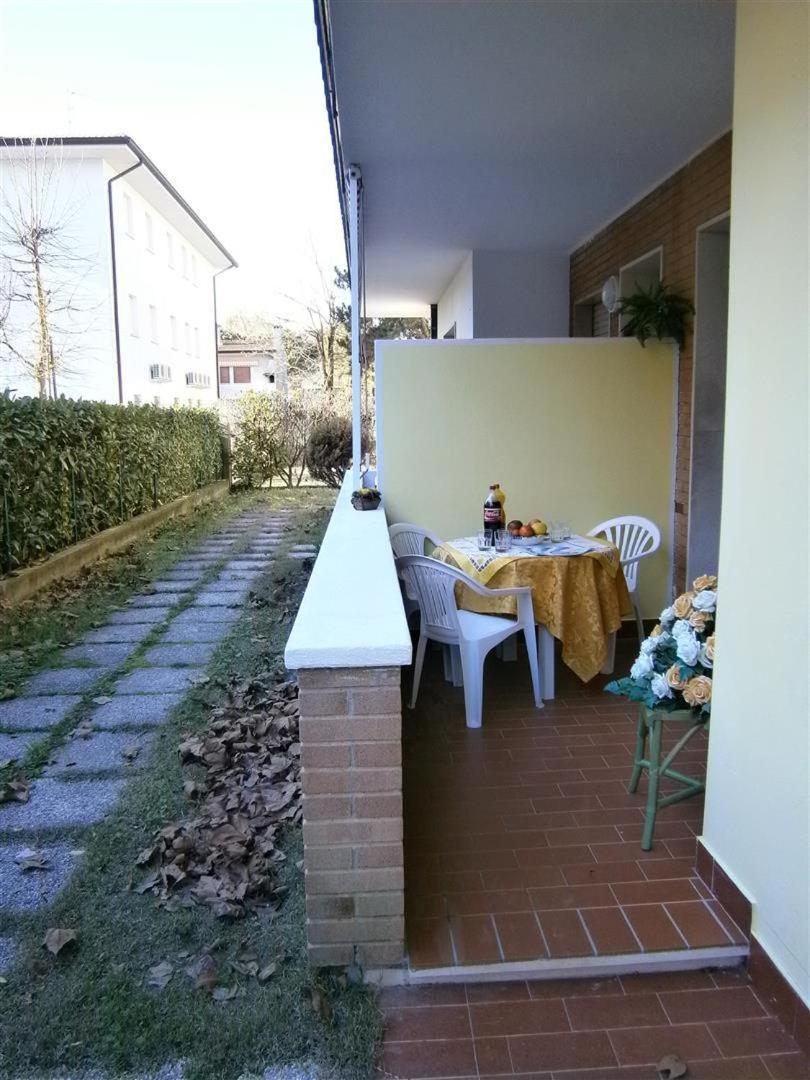 Glicini Apartment Bibione Bagian luar foto