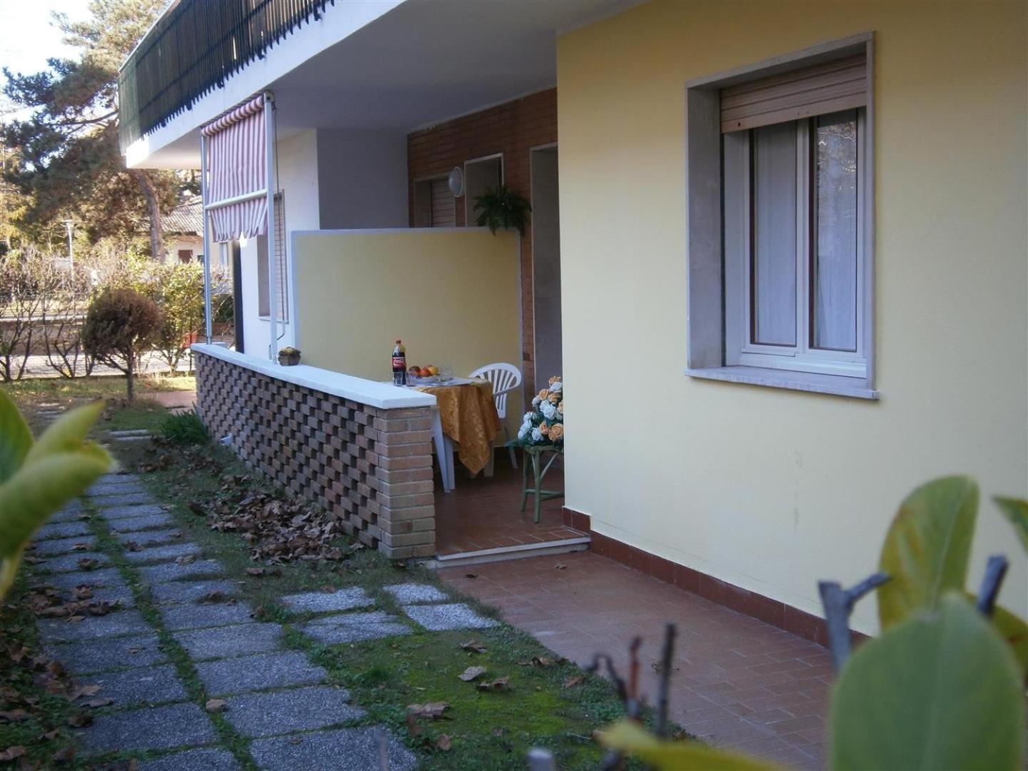 Glicini Apartment Bibione Bagian luar foto