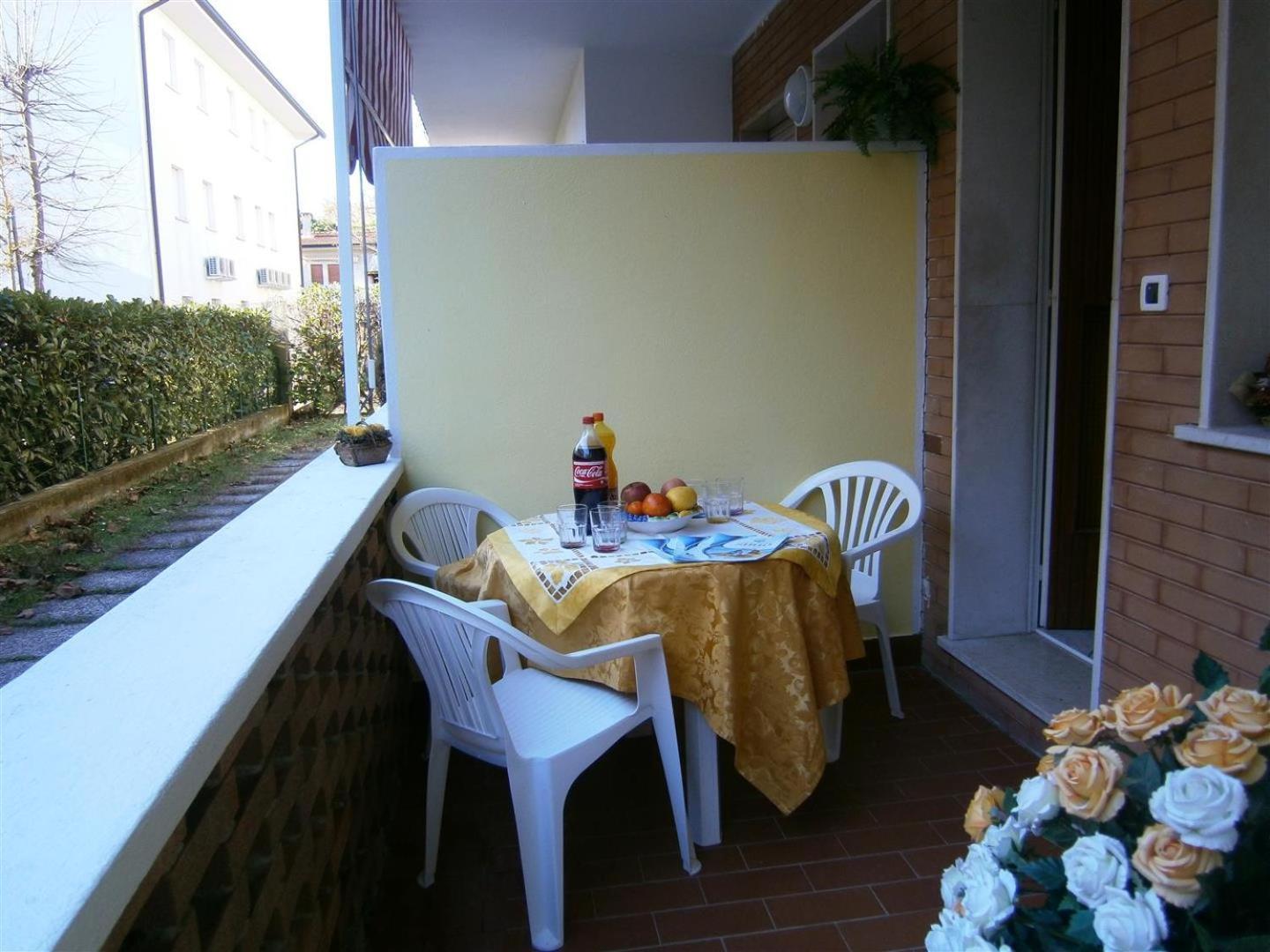 Glicini Apartment Bibione Bagian luar foto