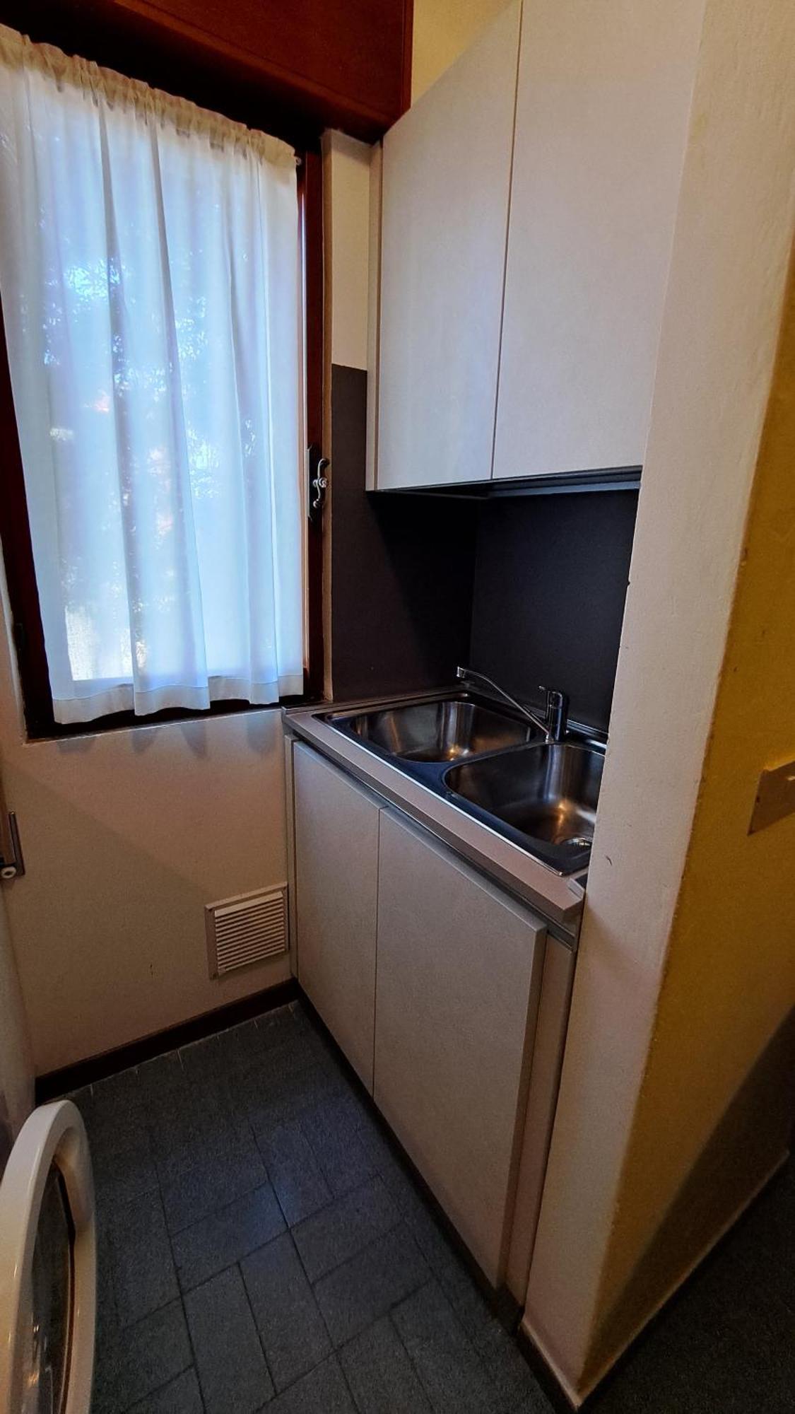 Glicini Apartment Bibione Bagian luar foto