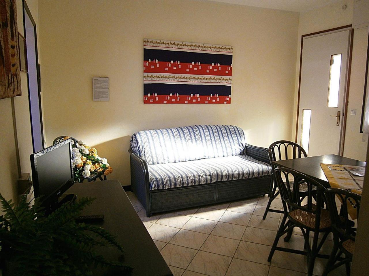 Glicini Apartment Bibione Bagian luar foto