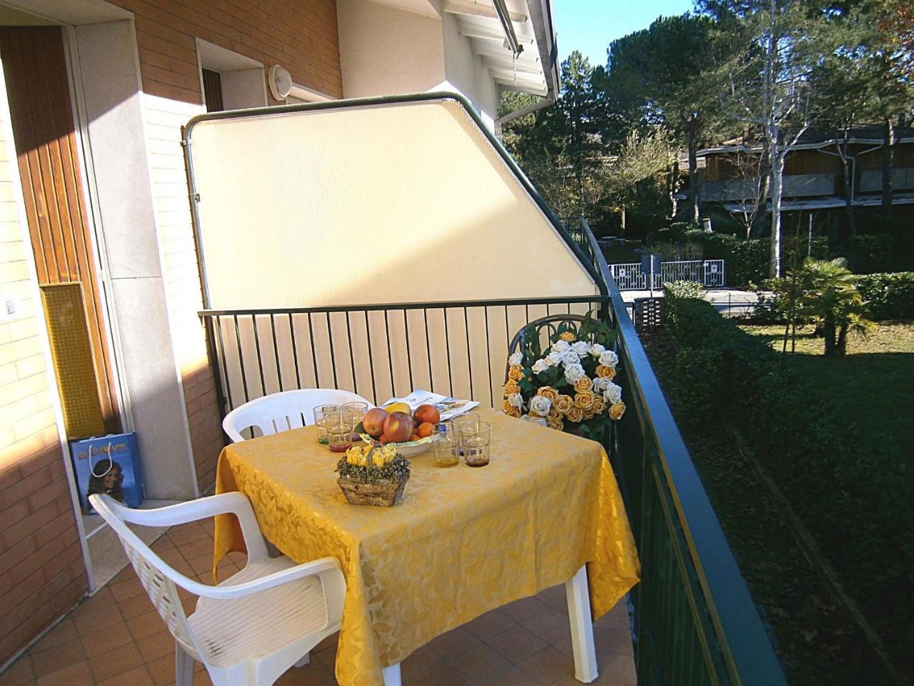 Glicini Apartment Bibione Bagian luar foto