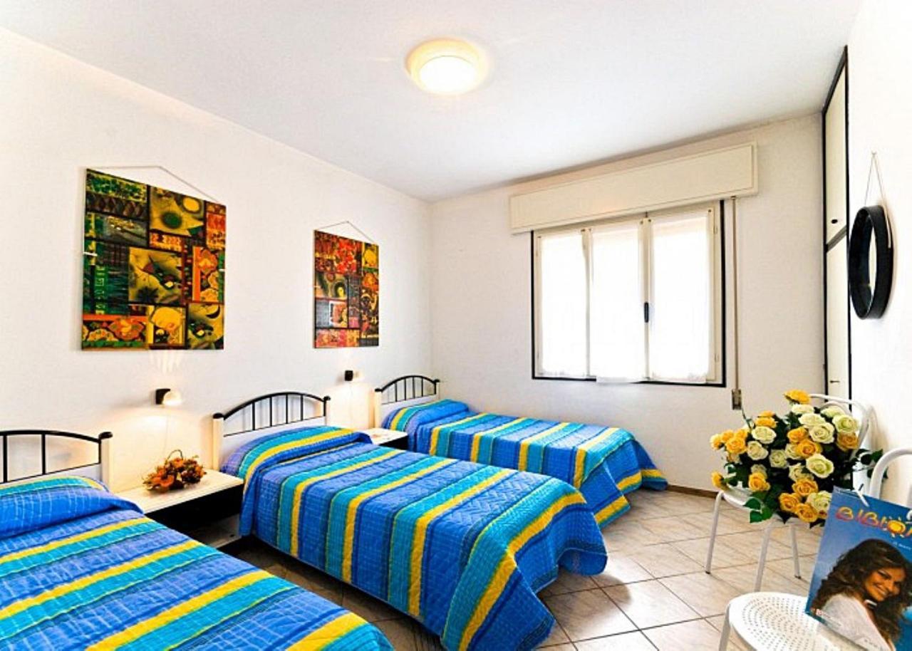Glicini Apartment Bibione Bagian luar foto